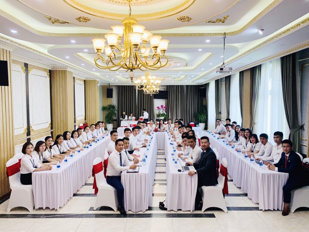 Toàn cảnh hội nghị chiến lược định hướng và bảo vệ KHKD 6 tháng cuối năm 2020