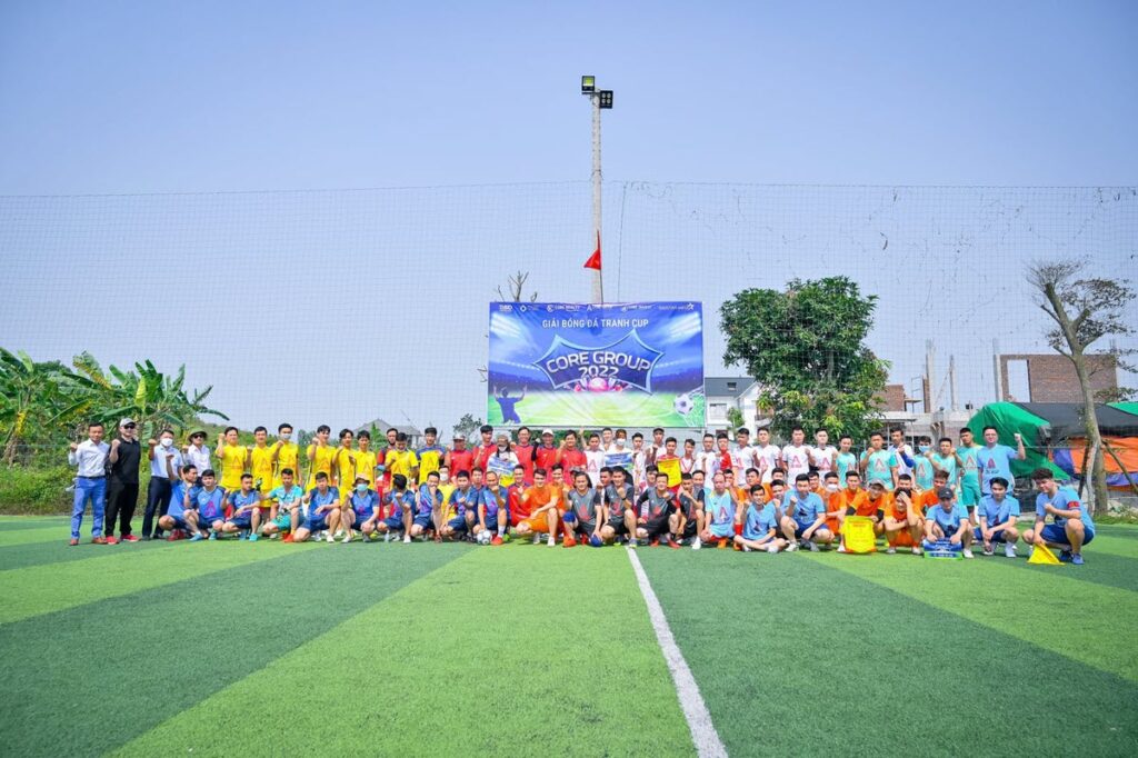 Chụp ảnh lưu niệm Giải bóng đá nam tranh cúp Core Group 2022 lần thứ V