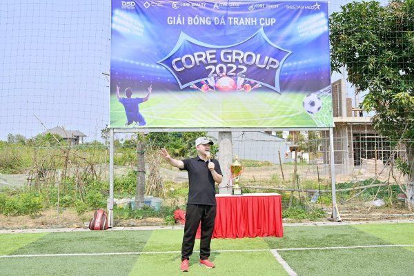 Ông Nguyễn Văn Dương - CEO Core Group phát biểu tại Lễ Khai mạc Giải bóng đá nam tranh cúp Core Group 2022 lần thứ V