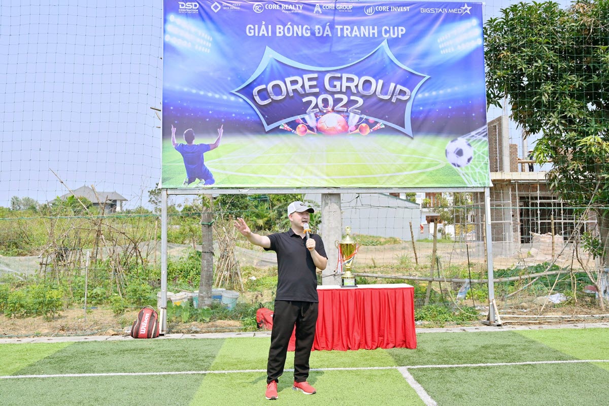 Ông Nguyễn Văn Dương - CEO Core Group phát biểu tại Lễ Khai mạc Giải bóng đá nam tranh cúp Core Group 2022 lần thứ V